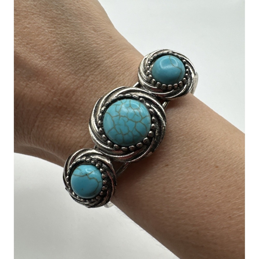 Silver Tone Bracelet Blue Turquoise Color Stone Accent Southwest Flair Boho